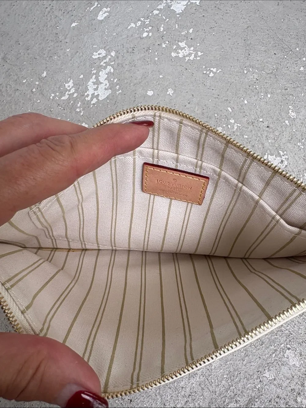 Louis Vuitton please look
